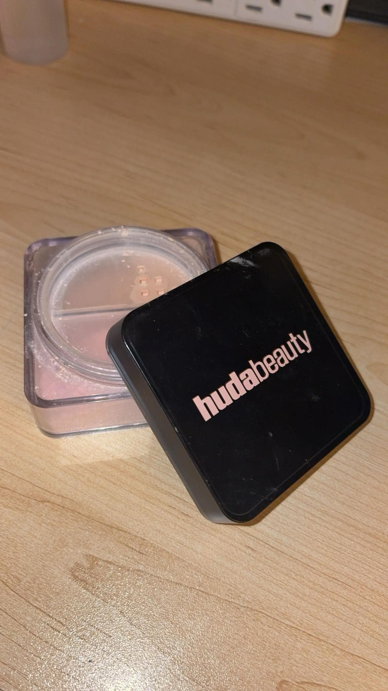 A compact powder container designed for easy application. The project explores how form and material can influence the user experience.